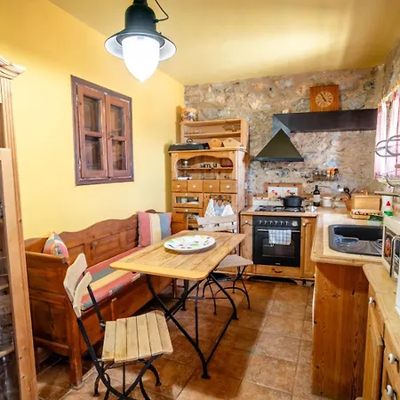 Holiday home Dorovinis Country