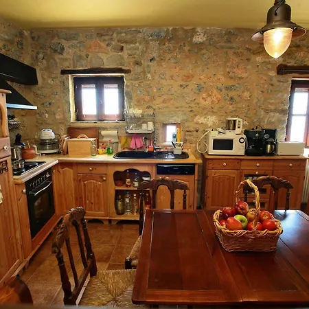 Holiday home Dorovinis Country